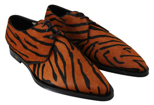 Orange Pony Haar Formal Kleid Broque Schuhe