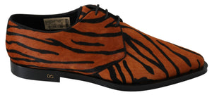 Orange Pony Haar Formal Kleid Broque Schuhe
