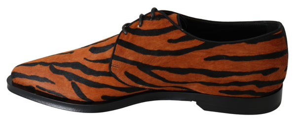 Orange Pony Haar Formal Kleid Broque Schuhe