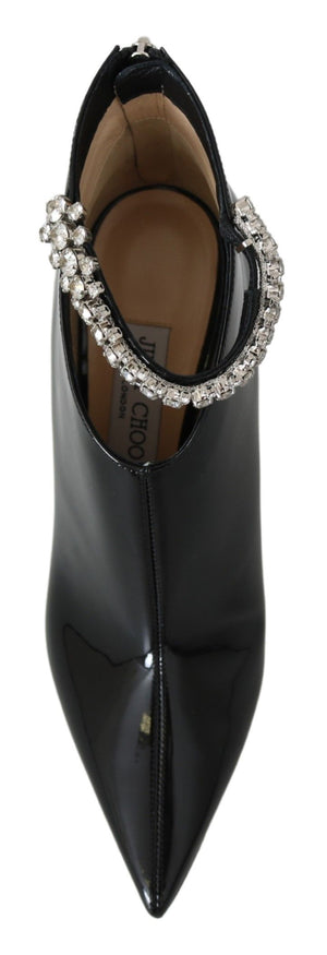 Elegante schwarze Lackstiefel mit Absatz