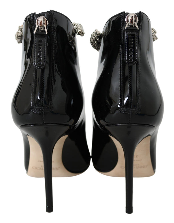 Elegante schwarze Lackstiefel mit Absatz