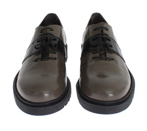 Graue Braune Leder Schnürschuhe