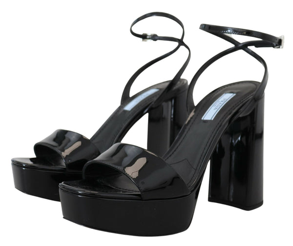 Schwarze Lacksandalen Knöchelriemen Heels Leder
