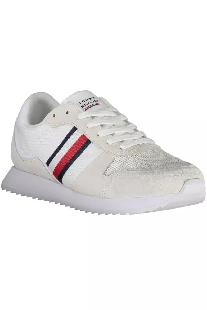 Umweltbewusste weiße Turnschuhe mit Logo-Akzent