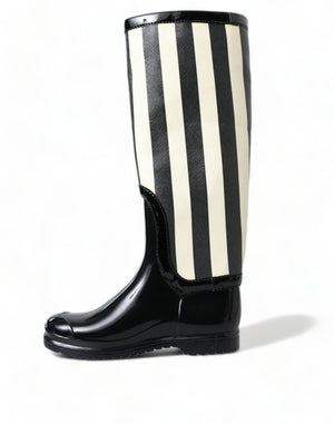 Schwarze kniehohe flache Gummistiefel Schuhe