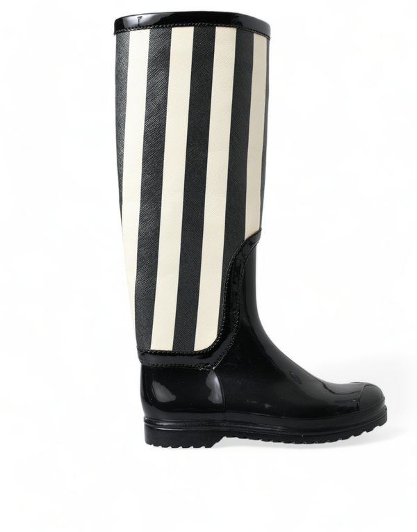 Schwarze kniehohe flache Gummistiefel Schuhe