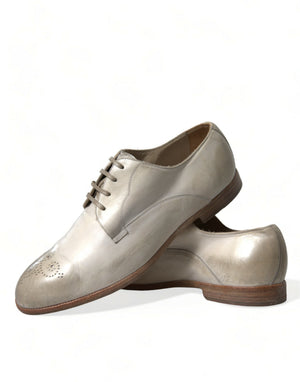 Weiße Derby-Schuhe aus Leder im Used-Look