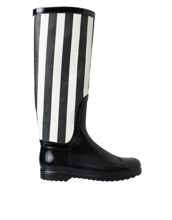 Schwarze kniehohe flache Gummistiefel Schuhe