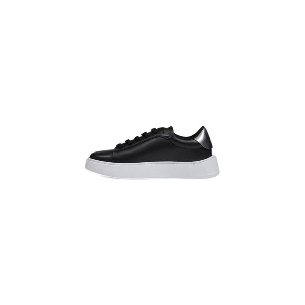 Schwarze Polyethylen-Sneakers mit niedrigem Schaft