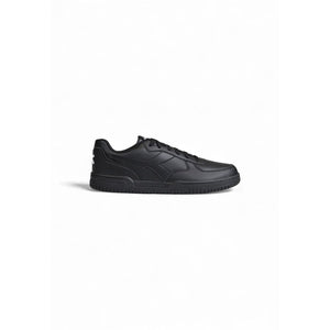 Schwarze Sneakers aus Kunstleder