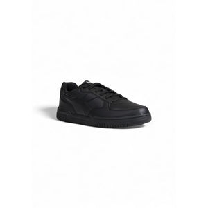Schwarze Sneakers aus Kunstleder