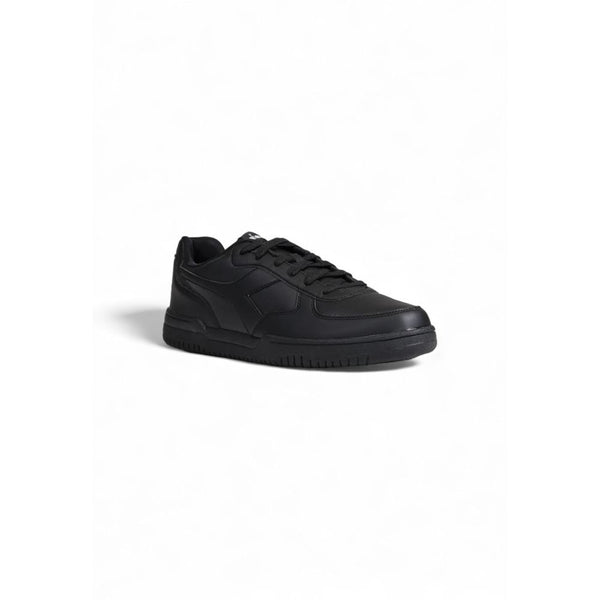 Schwarze Sneakers aus Kunstleder