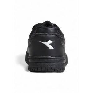 Schwarze Sneakers aus Kunstleder