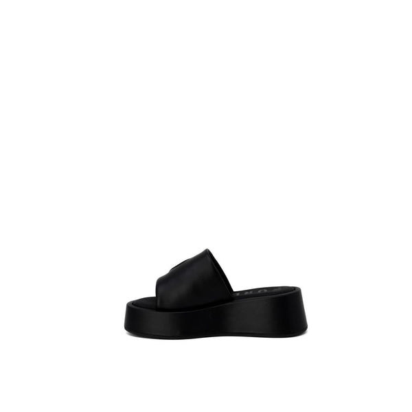 Schwarze Leder-Pantoffeln