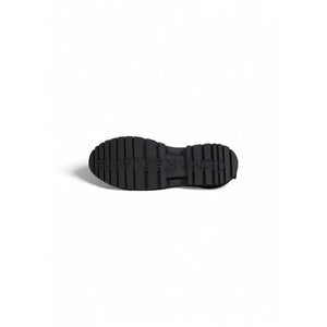 Schwarze Wildleder Oxfords und Derby