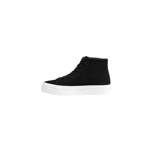 Schwarzer Wildleder Sneaker