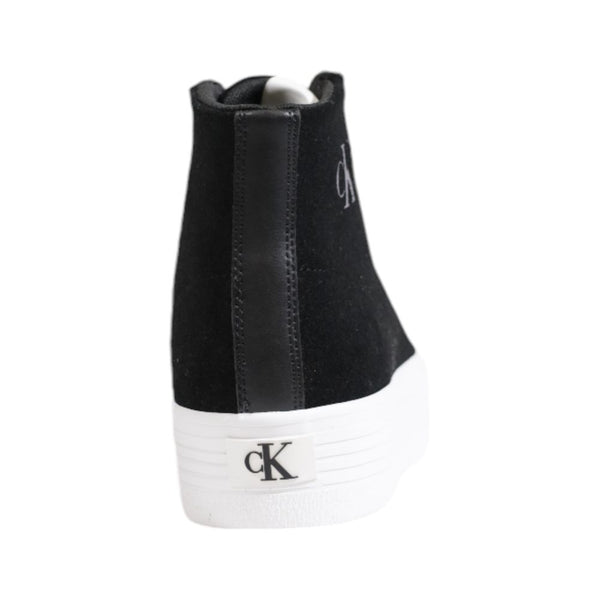 Schwarzer Wildleder Sneaker