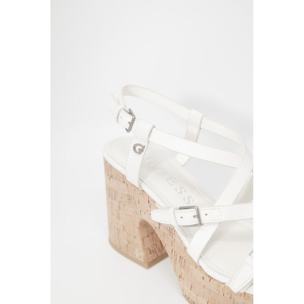 Beigefarbene Leder-Pumps mit hohem Absatz