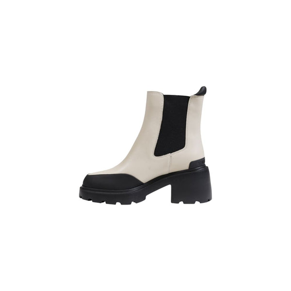 Beigefarbene Leder-Ankle-Boots