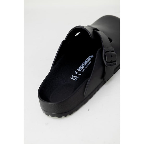 Schwarze Kunststoff-Clogs