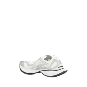 Weiße Polyethylen-Sportschuhe