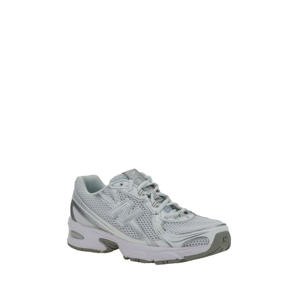 Weiße Polyurethan-Sportschuhe