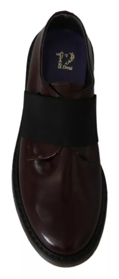 Dunkelbraune Lederschuhe mit elastischem Riemen