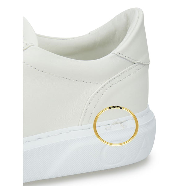 Glatte weiße Leder-Sneakers