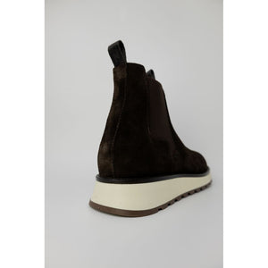 Brauner Wildlederstiefel