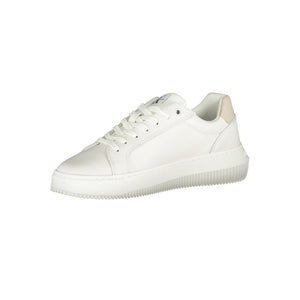 Schicke weiße Schnürsenkel-Sneakers mit kontrastierenden Details