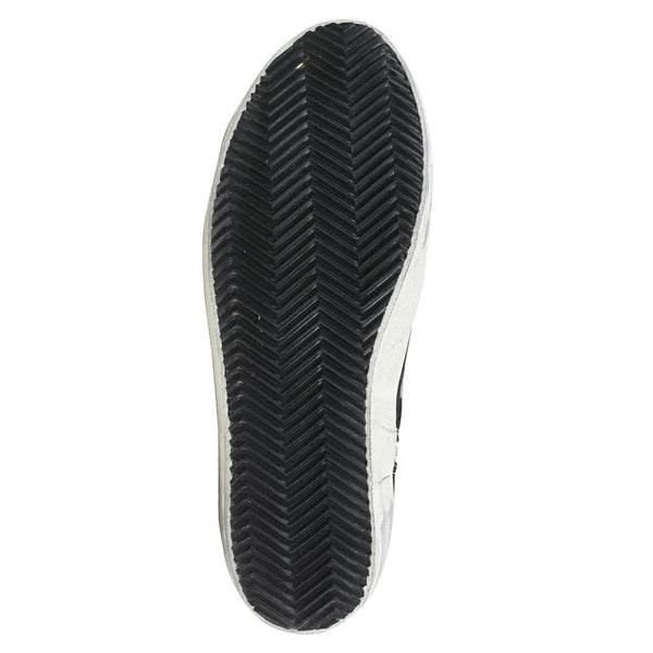 Schwarzer Canvas-Sneaker