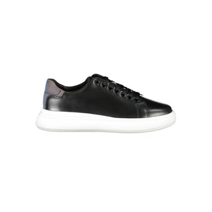Schicke kontrastierende Schnürsenkel-Sneakers