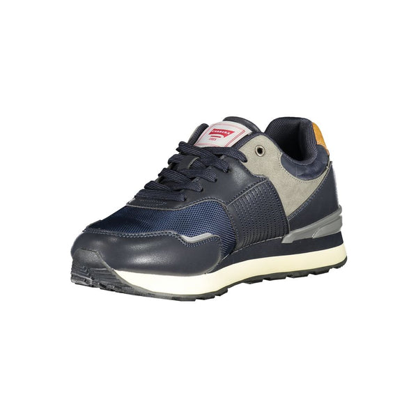 Schlichte blaue Sportschuhe mit Logo-Akzent