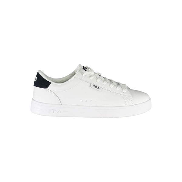 Klassischer weißer Sneaker mit kontrastierenden Details