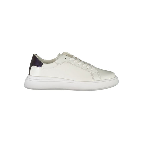Elegante weiße Schnürschuhe mit Kontrast