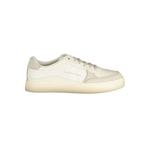 Elegante weiße Sneakers mit kontrastierenden Akzenten