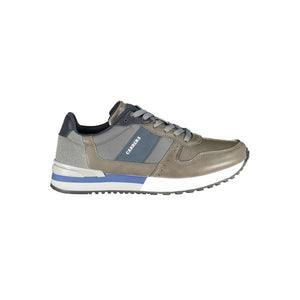 Flotte Sportschuhe mit kontrastierenden Details