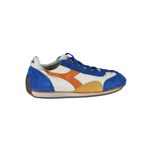 Sneaker aus blauem Stoff