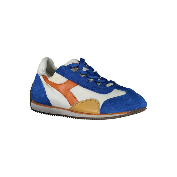 Sneaker aus blauem Stoff