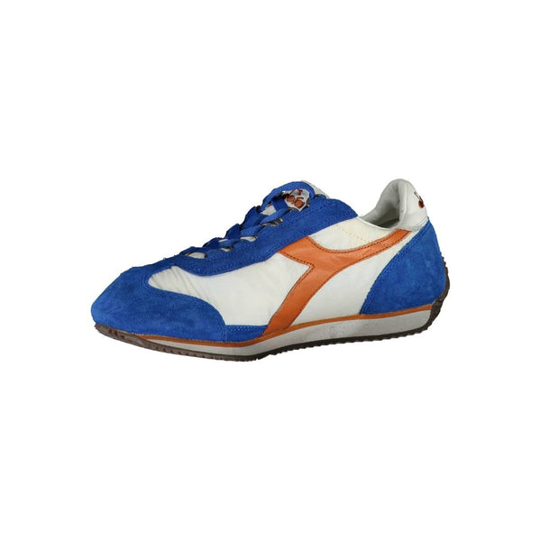 Sneaker aus blauem Stoff