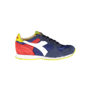 Sneaker aus blauem Stoff
