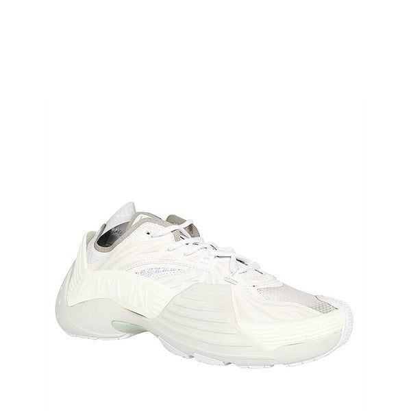 Weiße Polyethylen-Sportschuhe