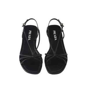 Schwarze Sandalen aus Kalbsleder