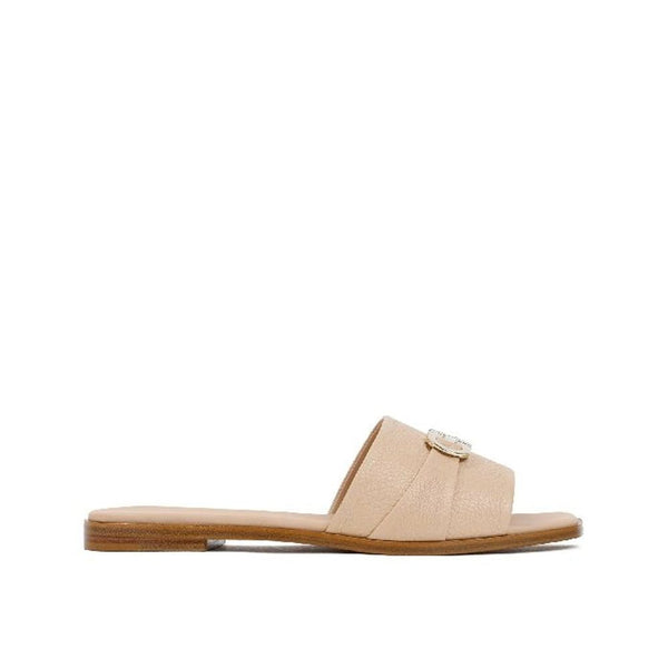 Beigefarbene Sandalen aus Kalbsleder