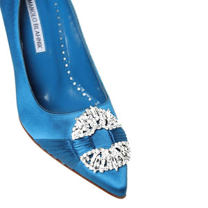 Seidenpumps mit hohem Absatz in Blau