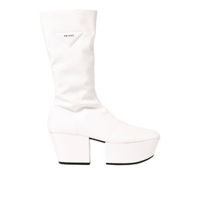 Weiße Polyethylen-Stiefel