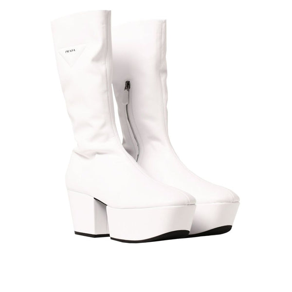 Weiße Polyethylen-Stiefel