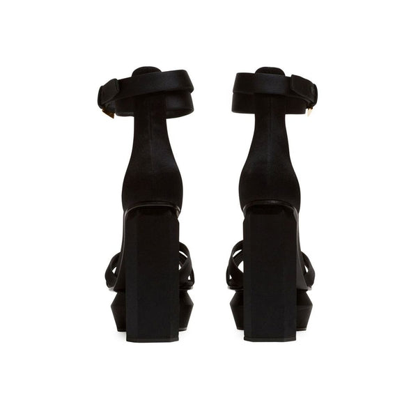 Schwarze Seiden-Plateau-Sandalen
