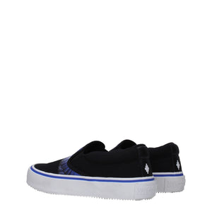 Slipper aus schwarzem Stoff
