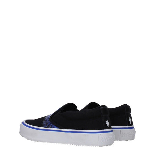 Slipper aus schwarzem Stoff
